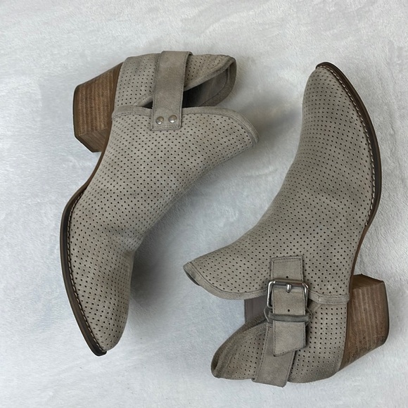 Dolce Vita Perforated Suede Leather Ankle Boots, Western Rodeo, Beige Size 9.5 - Picture 4 of 12